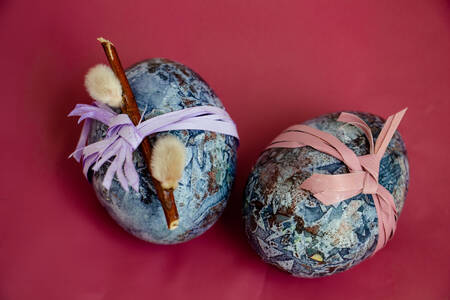 Ovos de Páscoa em mármore